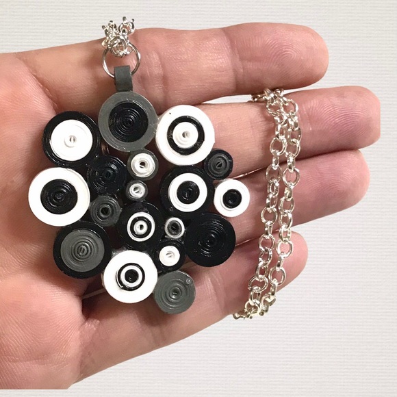 Handmade quilled black white necklace pendant QN-8 - Picture 3 of 6